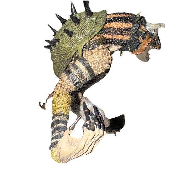 McFarlane Dragons Dragon Series 3 Komodo Clan 3 Dragon 6.5 inch Missing Hand - Picture 7 of 8